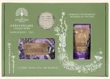 Набор The English Soap Company Anniversary English Lavender мыло 190 г крем для рук 75 мл и мочалка — фото 1