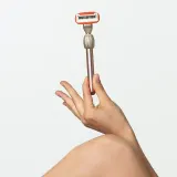 Стартовый набор для бритья Fler The Razor Blush Soft And Metallic станок держатель и сменные лезвия 2 шт — фото 4