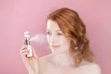 Набор для лица Reclar Ion Mist успокаивающая эссенция с камелией и прибор-увлажнитель уценка 100 мл — фото 3