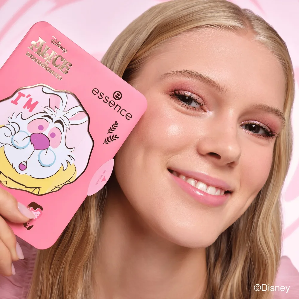 Палетка теней Essence Disney Alice In Wonderland Eyeshadow Palette 12 оттенков, оттенок 01 - All Smiles Here