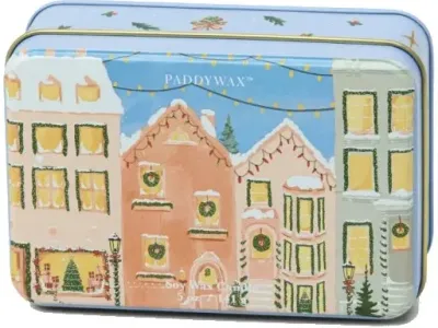 Свеча ароматическая Paddywax Christmas Village Gingerbread and Vanilla соевая, в жестяной банке, два фитиля, 141 г
