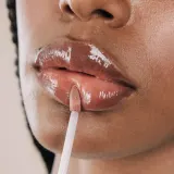 Тонирующее масло для губ Pur Glossy Lip Tint Plumping Tinted Lip Oil, 9,5 мл, оттенок Guava Glow — фото 2