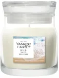 Свеча ароматическая Yankee Candle Sun and Sand в банке, 1 фитиль, 110 г — фото 1