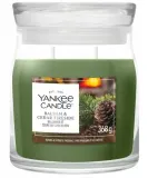 Ароматическая свеча в банке Yankee Candle Balsam and Cedar Fireside, 2 фитиля, 368 г / 567 г — фото 1