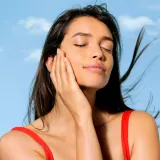 Nuxe Sun лёгкий солнцезащитный крем для лица с высокой защитой SPF 50, водостойкий, для чувствительной кожи, 50 мл — фото 4
