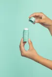 Centifolia Hydrafrais стик для кожи вокруг глаз против признаков усталости 15 г, освежающий стик под глаза с мятой — фото 2