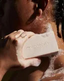 Мыло Malin+Goetz Vitamin B5 Hydrating Bar - Strawberry, 140 г — фото 5