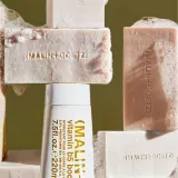 Мыло Malin+Goetz Vitamin B5 Hydrating Bar - Strawberry, 140 г — фото 6