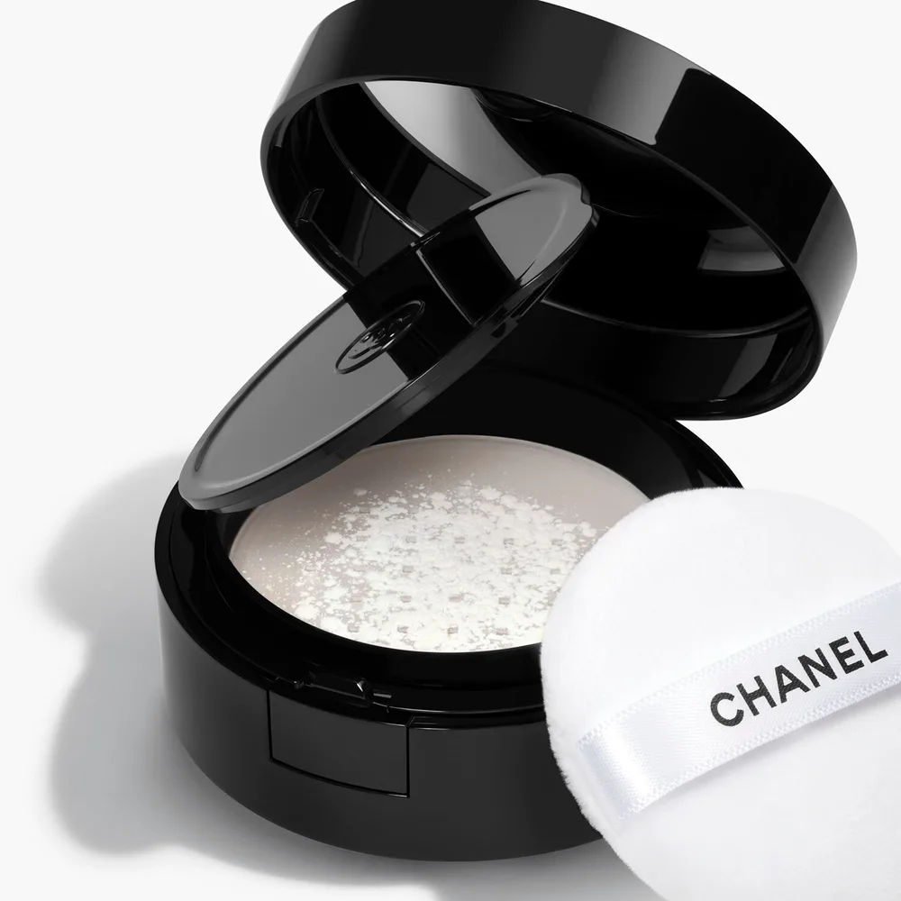 Пудра в компактной упаковке - естественное завершение макияжа Chanel POUDRE UNIVERSELLE LIBRE, 6 г, оттенок 10 Light