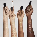 ESTEE LAUDER Futurist Brightening Skincealer Консилер 6 мл, оттенок 2.5C Light Medium — фото 3