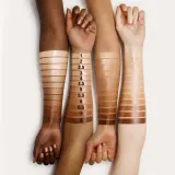 Румяна в жидкой форме Charlotte Tilbury Hollywood Flawless Filter, 30 мл, оттенок 5.5 Tan — фото 4