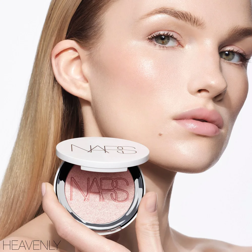 Розовый хайлайтер NARS Light Reflecting Luminizing Powder, 6 г, оттенок Electra