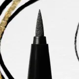 Sisley Ligne Noire подводка для глаз фетровый аппликатор оттенок 1 Deep Black 1 мл, 1 Deep чёрный — фото 3