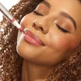 Масло для увеличения губ Tarte Maracuja Juicy Plumping Lip Oil, оттенок Mixed Berries — фото 4