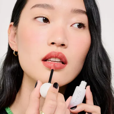 Увлажняющая матовая помада для губ Benefit Cosmetics Plushtint, 6 мл