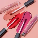 Матовая жидкая помадка Huda Beauty Liquid Matte Lipstick, 4.2 мл, оттенок First Class — фото 1