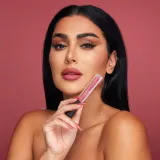 Матовая жидкая помадка Huda Beauty Liquid Matte Lipstick, 4.2 мл, оттенок First Class — фото 2