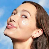 Солнцезащитный крем Niacinamide Dew Shield SPF 30 Glow Recipe Watermelon Glow, 50 мл — фото 1