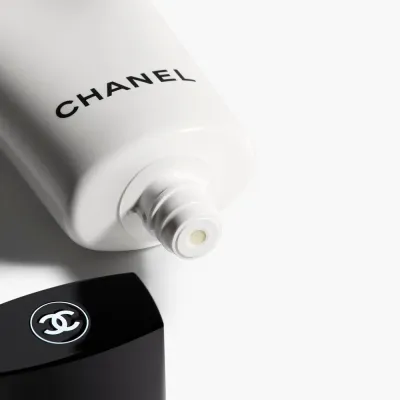 Очищающая крем-пенка с камелией Chanel LA MOUSSE, 150 мл