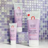 Пилинг для тела с AHA кислотами First Aid Beauty KP Bump Eraser Body Scrub with 10% AHA — фото 1