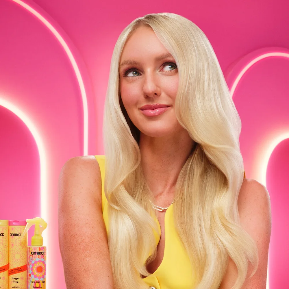 Увлажняющий спрей против пушистости amika Frizz-me-not