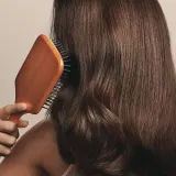 Щетка для волос Aveda Wooden Paddle Brush, 1 шт — фото 1