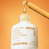 innisfree Green Tea Vitamin C сыворотка для лица против пигментных пятен 30 мл — фото 4
