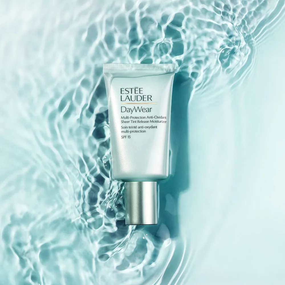 ESTEE LAUDER DayWear Sheer Tint SPF 15 крем тонирующий для лица