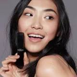 Макияж для лица - Крем-праймер "Гладкая кожа" Nudestix Nudies Tinted Blur Stick, оттенок Deep 9 — фото 3