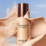 Макияж для лица - Крем-праймер "Сияние кожи" GUERLAIN Terracotta Le Teint Liquid Foundation Glow Natural 24H with "No-Transfer" Formula, 35 мл, оттенок 2N NEUTRAL / NEUTRE — фото 5