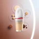 Тональный крем для лица Shiseido Revitalessence Skin Glow Foundation, оттенок 310 - SILK — фото 1