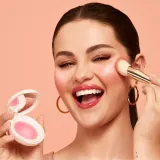Румяна в порошке Rare Beauty Soft Pinch Luminous Powder Blush, 2.8 г, оттенок Hope — фото 2