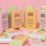 Румяна-хайлайтер в стике, увлажняющие Pixi On-the-Glow SuperGlow, 19 г, оттенок Natural Lustre — фото 4