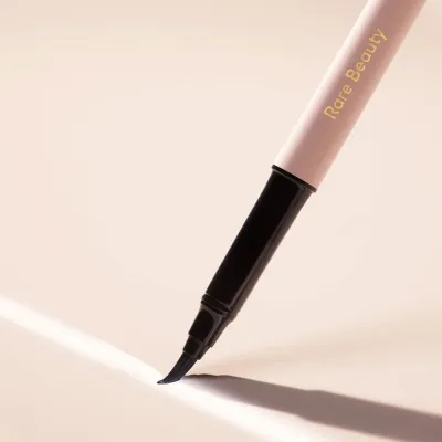 Лайнер в жидкой форме Rare Beauty Perfect Strokes Matte Liquid Liner, 0.9 мл