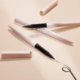 Лайнер в жидкой форме Rare Beauty Perfect Strokes Matte Liquid Liner, 0.9 мл, оттенок Brown — фото 2