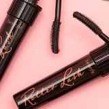 Тушь для ресниц, удлиняющая и подкручивающая Benefit Cosmetics Roller Lash, оттенок Noir — фото 4