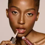 Розовый блеск для губ Fenty Beauty Gloss Bomb Universal Lip Luminizer, 9 мл, оттенок Fuchsia Flex — фото 3