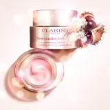 Clarins Nutri-Lumiere питательный ревитализирующий дневной крем для лица 50 мл — фото 1