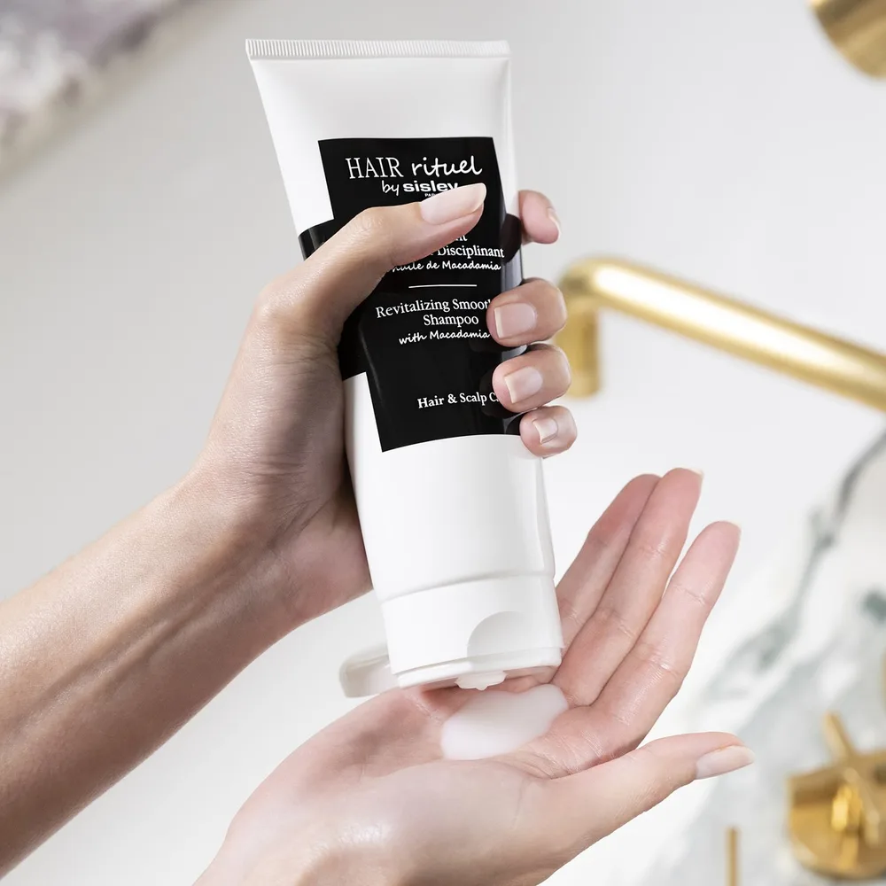 Hair Rituel by Sisley Revitalizing Smoothing Shampoo шампунь разглаживающий для волос 200 мл