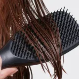 Набор косметики для волос "Шампунь и кондиционер" Tangle Teezer Ultimate Detangler, оттенок Liquorice чёрный — фото 5