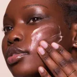 Ole Henriksen Peach Glaze Glow сыворотка для лица с ниацинамидом и витамином C, 30 мл — фото 3