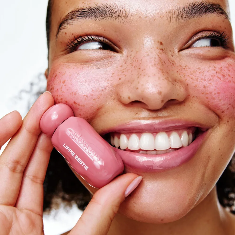 Glowery Lippie Bestie — увлажняющее масло для губ с зеркальным блеском, 10 мл, оттенок Bend & Snap