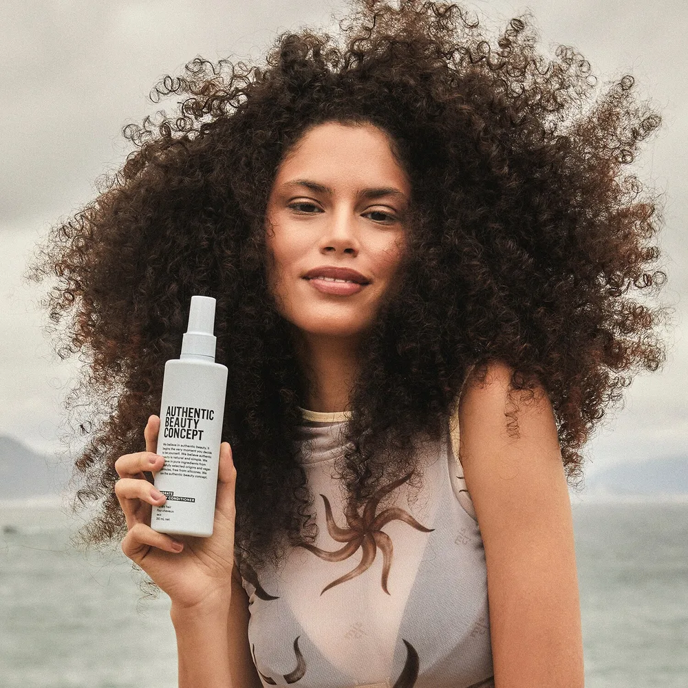 Authentic Beauty Concept Hydrate Spray Conditioner несмываемый увлажняющий кондиционер-спрей для волос 250 мл