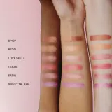 Rem Beauty Melange a Trois кремовые румяна-хайлайтер в стике, 6 г, оттенок tease — фото 3