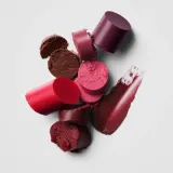 Rem Beauty Blur Butter разглаживающий бальзам для губ 3 г, оттенок ciao cacao — фото 1