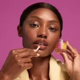 LANEIGE Lip Sleeping Mask Smoothie Acai Mangue ночная маска для губ, лимитированная серия, оттенок Smoothie Mango Acai, 20 г, Smoothie Mango Açaï — фото 2