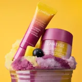 LANEIGE Lip Sleeping Mask Smoothie Acai Mangue ночная маска для губ, лимитированная серия, оттенок Smoothie Mango Acai, 20 г, Smoothie Mango Açaï — фото 3