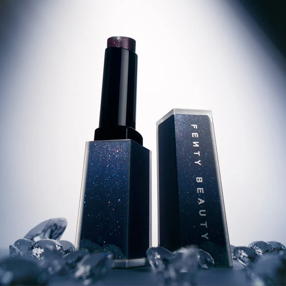 Fenty Beauty Gloss Bomb Stix Midnight Diamonds блеск для губ в стике, оттенок Caviar Crystalz, 3,6 г