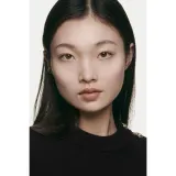 Chanel Тональный крем с маслом красной камелии 30 мл, оттенок B70 — фото 3