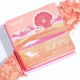 Benefit Cosmetics Sunny румяна для лица компактные, тёплый коралловый оттенок, 6 г — фото 3